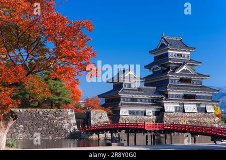 Château de Matsumoto en automne Banque D'Images