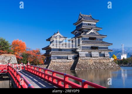 Château de Matsumoto en automne Banque D'Images