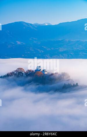 Château Echizen Ono et Mer des nuages en automne Banque D'Images