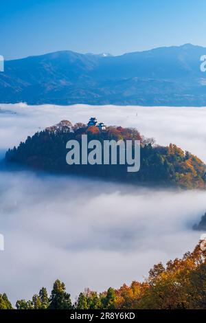 Château Echizen Ono et Mer des nuages en automne Banque D'Images