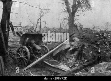 'Ur le rerrain de l'avance Francaise au sud de la somme; Obusier allemand qui etait installe a la lisière Sud-est du village d'Herbecourt, dans une maison qu'une attestation un de nos autobus et don&#x2019;il s'agit d'une rénovation de la pièce utilisable', 1916. De "Collection de la guerre IV L'Illustration Tomé CXLVIII. La guerre Juillet, Aout, septembre, octobre, novembre, Décembre 1916". Banque D'Images