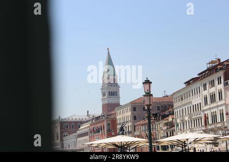 Dévoilement du Gem architectural : les magnifiques structures de Venise, l'architecture vénitienne : un conte intemporel d'élégance et de grandeur Banque D'Images
