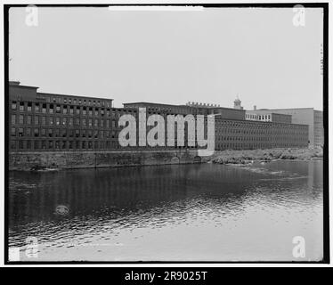 Mills sur la rivière Merrimack, Lowell, Massachusetts, c1908. Banque D'Images