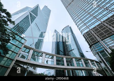 Hong Kong, Chine - avril 2023 : immeubles modernes de bureaux financiers dans le centre de Hong Kong Banque D'Images