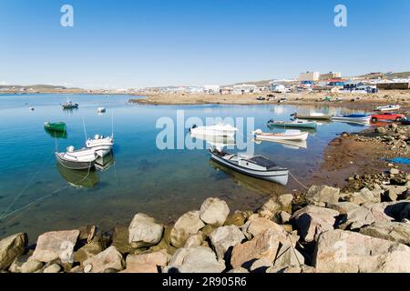 Bateaux de pêche, Iqaluit, Frobisher Bay, Île de Baffin, Nunavut, Canada Banque D'Images