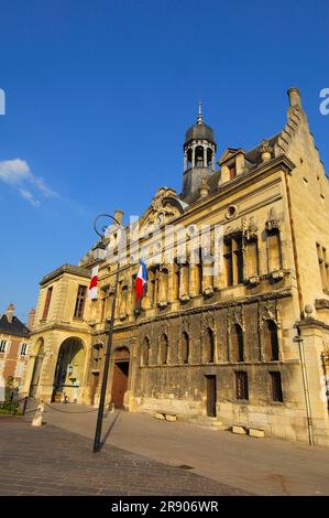 Hôtel de ville, Hôtel de ville, place Bertrand Lamarre, Noyon, Oise, Picardie, France Banque D'Images