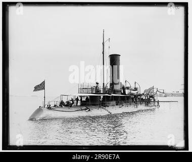 ÉTATS-UNIS Cuirassé [sic] Katahdin, c1899. Montrant le bélier naval en toute ironnée USS Katahdin, lancé en 1893 et mis hors service des États-Unis Marine en 1909. Sa coque incarnait plusieurs nouvelles caractéristiques utilisées plus tard dans les premiers sous-marins. Banque D'Images