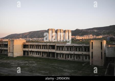 Gabriel Gauffre / le Pictorium - Bashur - 29/3/2021 - Irak / Kurdistan irakien / Erbil - l'ancienne prison du régime de Saddam Hussein, Duhok. Depuis les cendres de l'invasion américaine de l'Irak en 2003 et le renversement du régime de Saddam Hussein, les Kurdes d'Irak ont réussi à lutter contre une forme d'indépendance relative. Techniquement encore partie de l'Irak, le Kurdistan iraquien, dans le nord du pays, jouit d'un niveau accru d'indépendance. Pour les Kurdes, c'est le Bas?r (Bahsur), la province sud des 4 composant ce qui pourrait un jour être leur propre pays, le Kurdistan. Bashur est un territoire qui a tout ce qu'il faut Banque D'Images