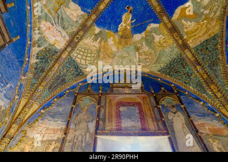 Plafond peint en fresque bleue, intérieur du château de Torrechiara à Langhirano, Italie Banque D'Images