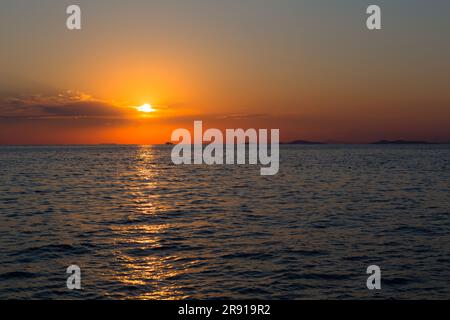 Sunrset sur la mer. Mer du Japon. Vladivostok. Russie Banque D'Images