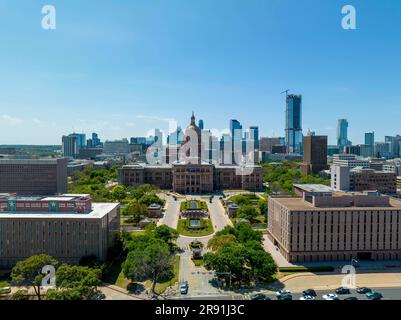 Austin, Texas, États-Unis. 25th mars 2023. Vue aérienne du Texas State Capitol Building dans la ville d'Austin, Texas. (Credit image: © Walter G. Arce Sr./ZUMA Press Wire) USAGE ÉDITORIAL SEULEMENT! Non destiné À un usage commercial ! Banque D'Images