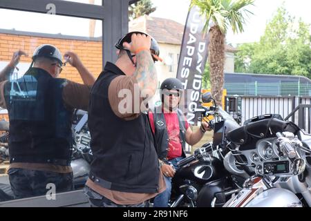 23 juin 2023. Budapest, Hongrie Festival d'anniversaire Harley-Davidson 120th. Le plus grand festival de moto d'Europe dans le parc Puskás Arena de la capitale hongroise. Crédit: Ilona Barna BIPHOTONEWS/Alamy Live News Banque D'Images