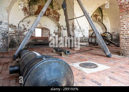 Gin casemate pour le levage d'objets lourds, tels que des barils de canon, à fort Pulaski, sur l'île Cockspur, près de l'île Tybee, à Savannah, en Géorgie. (ÉTATS-UNIS) Banque D'Images