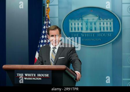 Washington, Vereinigte Staaten. 23rd juin 2023. John Kirby, coordonnateur des communications stratégiques du Conseil national de sécurité, participe à une séance d'information à la Maison Blanche à Washington, DC, 23 juin 2023. Credit: Chris Kleponis/Pool via CNP/dpa/Alay Live News Banque D'Images