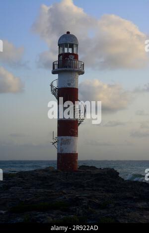 Phare abandonné près de Cancun Resorts Banque D'Images