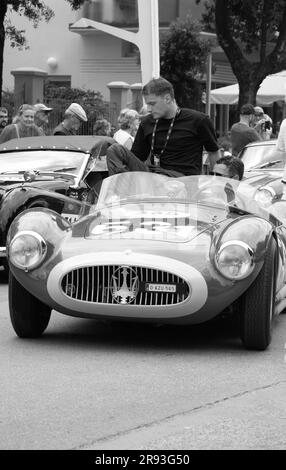 Pesaro , ITALIE - 14 - 2023 juin : MASERATI A6 GCS 53 FANTUZZI 1955 sur une vieille voiture de course en rallye mille Miglia 2023 la célèbre course historique italienne ( Banque D'Images