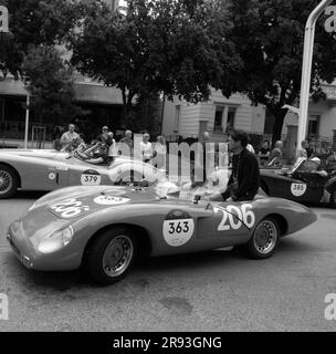 Pesaro , ITALIE - 14 juin - 2023 : FERRY F750 RENAULT 1955 1 sur une vieille voiture de course en rallye mille Miglia 2023 la célèbre course historique italienne (1927-19 Banque D'Images