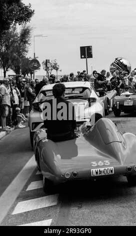 Pesaro , ITALIE - 14 juin - 2023 : FERRY F750 RENAULT 1955 1 sur une vieille voiture de course en rallye mille Miglia 2023 la célèbre course historique italienne (1927-19 Banque D'Images