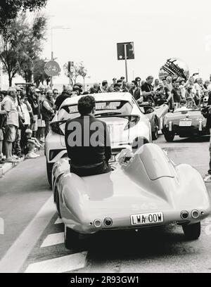 Pesaro , ITALIE - 14 juin - 2023 : FERRY F750 RENAULT 1955 1 sur une vieille voiture de course en rallye mille Miglia 2023 la célèbre course historique italienne (1927-19 Banque D'Images