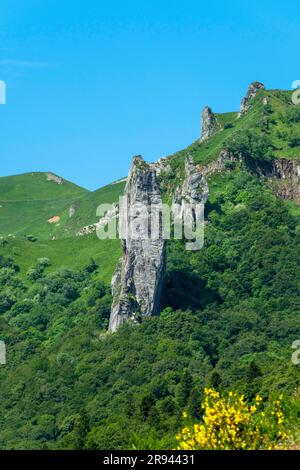 Dent de la Rancune dans la vallée de Chaudefour, réserve naturelle, montagne de Sancy. Parc naturel des volcans d'Auvergne. Puy de Dôme. Auvergne. France Banque D'Images