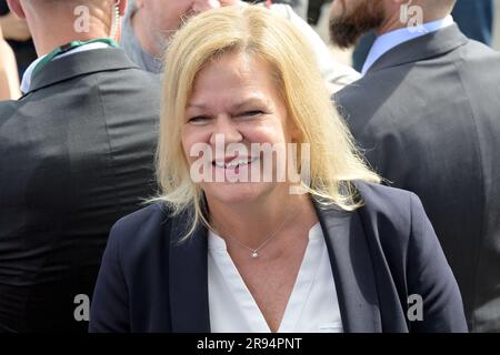 Potsdam, Allemagne. 24th juin 2023. La ministre fédérale de l'intérieur Nancy Faeser (SPD) visite la Journée de la protection civile à Potsdam crédit: Michael Bahlo/dpa/Alamy Live News Banque D'Images