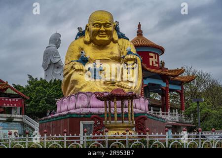 Keelung, Taïwan -- 14 mars 2023. Une belle photo de la statue du Grand Bouddha dans le parc de Zhongzheng, Taïwan. Banque D'Images