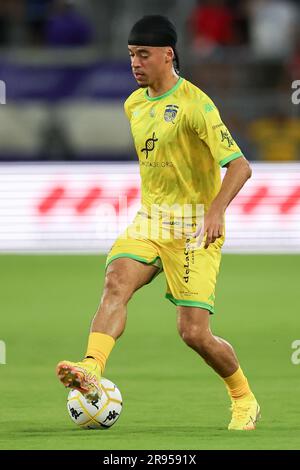 23 juin 2023: Équipe Ronaldinho MASCHERANO (14) dribbles le ballon pendant le beau jeu équipe Ronaldinho vs équipe Robert Carlos de football au stade Exploria à Orlando, FL sur 23 juin 2023. (Credit image: © Cory Knowlton/ZUMA Press Wire) USAGE ÉDITORIAL SEULEMENT! Non destiné À un usage commercial ! Banque D'Images