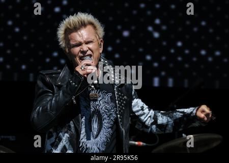 Glastonbury, Royaume-Uni. 24th juin 2023. Billy Idol a photographié en train de jouer à l'autre étape pendant le Glastonbury 2023 à la ferme de la valeur. Photo de Julie Edwards crédit: JEP Celebrity photos/Alamy Live News Banque D'Images