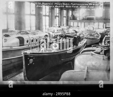 Photographies historiques du chantier naval de Norfolk situé dans le cinquième district naval. Fonctionne sous le ministère de la Défense et le ministère de la Marine. Banque D'Images