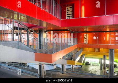 Kopenhagen, Stadtwicklungsgebiet Ørestad, Hügelhaus // Copenhague, zone de développement de la ville Ørestad, logements de montagne Banque D'Images