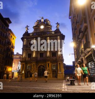 Pampelune, Espagne - 01 août 2022 : bâtiment de l'hôtel de ville de Pampelune, Navarre, Espagne Banque D'Images