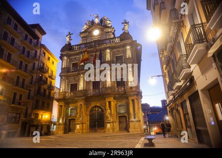 Pampelune, Espagne - 01 août 2022 : bâtiment de l'hôtel de ville de Pampelune, Navarre, Espagne Banque D'Images