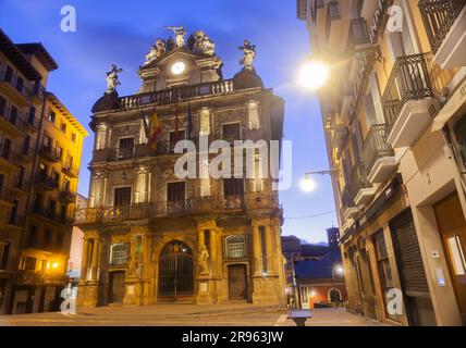 Pampelune, Espagne - 01 août 2022 : bâtiment de l'hôtel de ville de Pampelune, Navarre, Espagne Banque D'Images