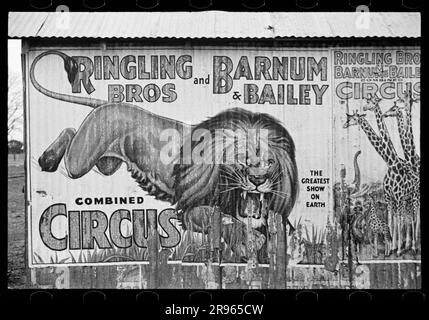 Affiche de cirque, Alabama. Walker Evans. Été 1936. Banque D'Images