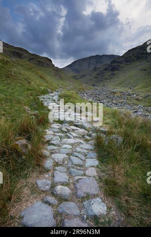 Regarder le ravin de Ruddy Gill dans le district de English Lake Banque D'Images