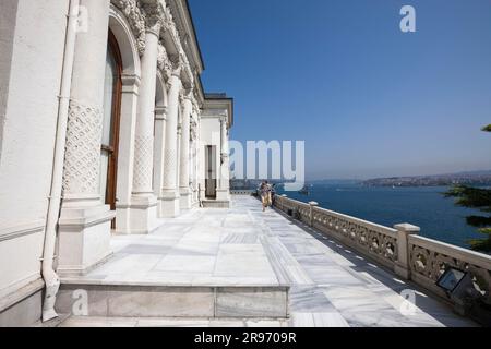 Terrasse, vue sur le Bosphore, Palais de Topkapi, Corne d'Or, Istanbul, Topkapi Sarayi, Palais de la porte de Cannon, Turquie Banque D'Images