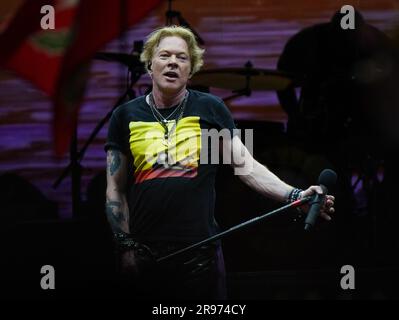 Axel Rose, de Guns N' Roses, se produit sur la scène Pyramide au Glastonbury Festival à la ferme de digne dans le Somerset. Date de la photo: Samedi 24 juin 2023. Banque D'Images