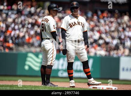 24 juin 2023 San Francisco CA, États-Unis San Francisco désigné hitter JOC Pederson (23) atteint un triple avec 1 course marqué dans le bas de la 6th dinning au cours du match MLB NL ouest entre les Arizona Diamondbacks et les San Francisco Giants à Oracle Park San Francisco Calif. Thurman James/CSM Banque D'Images