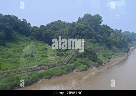 PAJU, Corée du Sud. 24th juin 2023. Un poste de garde militaire sud-coréen est vu dans la zone de contrôle civil sur la rivière Imjingak, dans la zone démilitarisée près de Paju, en Corée du Sud, samedi, 24 juin 2023. Photo de Thomas Maresca/UPI crédit: UPI/Alay Live News Banque D'Images