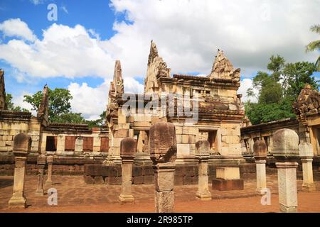 Impressionnante bibliothèque ruines de Sdok Kok Thom ancien temple khmer, province de sa Kaeo, Thaïlande Banque D'Images