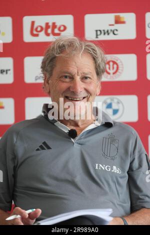 Tbilissi, Géorgie. 25th juin 2023. Jacky Mathijssen, entraîneur-chef de Belgique en U21, photographié lors d'une conférence de presse de l'équipe de football belge U21 aux Championnats d'Europe de l'UEFA Under21, à Tbilissi, en Géorgie, le dimanche 25 juin 2023. Les Championnats d'Europe de l'UEFA Under21 ont lieu du 21 juin au 08 juillet en Géorgie et en Roumanie. L'équipe belge a deux résultats de tirage et un dernier match à jouer sur la scène du groupe. BELGA PHOTO BRUNO FAHY crédit: Belga News Agency/Alay Live News Banque D'Images