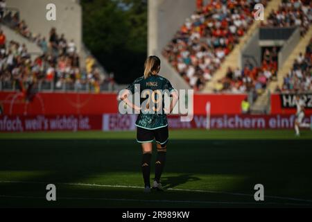 Offenbach, Allemagne. 24th juin 2023. Football, femmes: Internationales, Allemagne - Vietnam, stade de Bieberer Berg. Janina Minge en Allemagne. Credit: Sebastian Christoph Gollnow/dpa/Alay Live News Banque D'Images