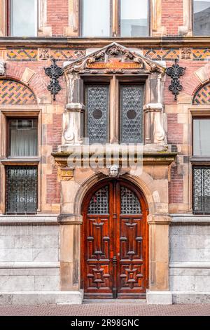 La Haye, pays-Bas - 7 octobre 2021 : vue extérieure du bâtiment du ministère de la Justice à la Haye, pays-Bas. Banque D'Images