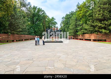 Almaty, Kazakhstan - octobre 2018: Monument commémoratif de la gloire dans le Parc nommé d'après 28 gardes Panfilov. Point de repère à Almaty, Kazakhstan, Asie centrale Banque D'Images