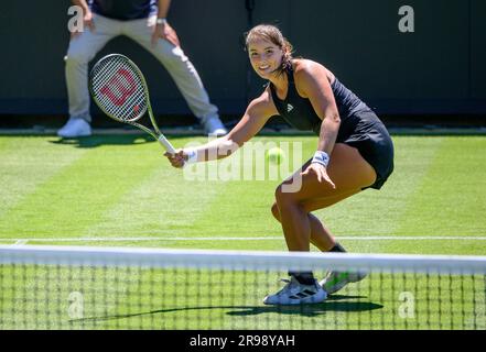 Jodie Burrage (GBR) jouant son premier match de qualification au premier jour de l'internationale Rothesay, Eastbourne 24th juin 2023. Banque D'Images