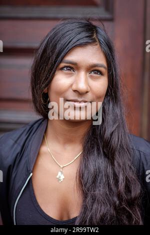 Ash Sarkar, journaliste et activiste politique , Londres, Royaume-Uni. Banque D'Images