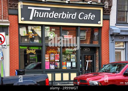 Pittsburgh, PA, Etats-Unis - 20 mai 2023 : Thunderbird café & Music Hall est un bar à deux niveaux avec animation musicale qui présente des groupes locaux et des tournées dans Banque D'Images