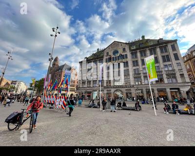 Amsterdam, NL - OCT 10, 2021: Madame Tussauds Amsterdam est un musée de cire situé dans le centre de la ville sur la place Dam, près du Palais Royal d'AMS Banque D'Images