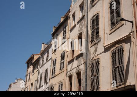 Maisons anciennes dans la région de Noailles à Marseille, France Banque D'Images