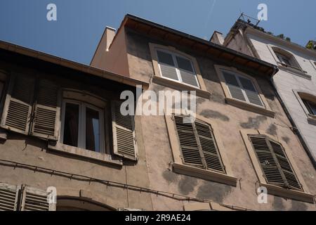 Maisons anciennes dans la région de Noailles à Marseille, France Banque D'Images